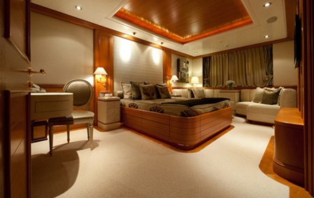 Phòng khách đôi cũng không kém phần sang trọng