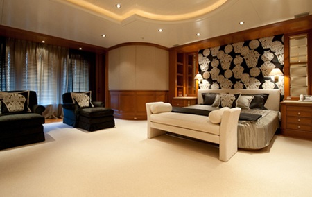 Phòng dành cho khách VIP với giường cỡ đế vương