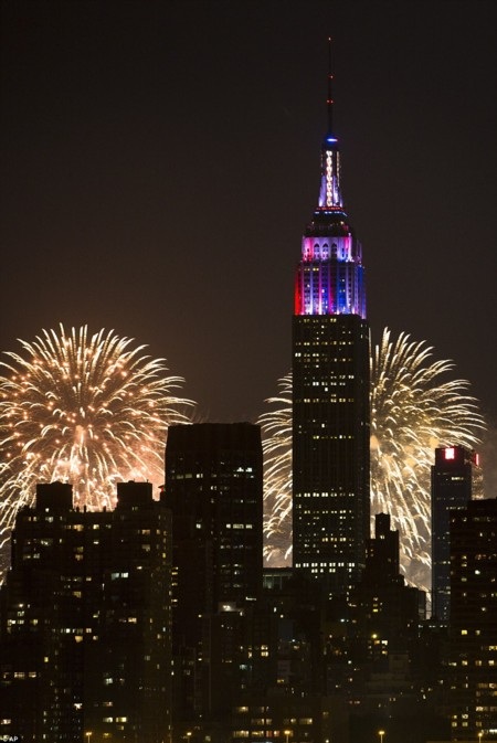 Người Mỹ mừng Quốc khánh trong pháo hoa rực rỡ - 12 Khu Manhattan rực rỡ trong pháo hoa