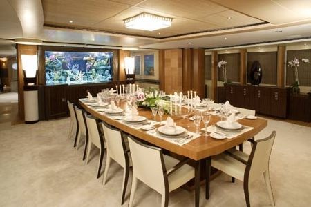 Nội thất mang gam màu nhạt tạo cảm giác thư thái, gần gũi