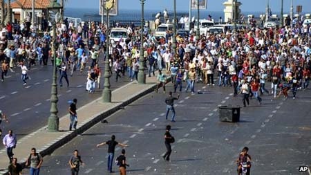 Hàng nghìn người Ai Cập lại biểu tình, 6 người chết - 2 Biểu tình tại thành phố Alexandria