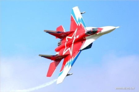 Chiến đấu cơ Nga khoe uy lực tại triển lãm hàng không Mátxcơva - 12 Đội trực thăng biểu diễn Đại bàng vàng của nga gồm nhiều chiếc Mi-28N phô diễn