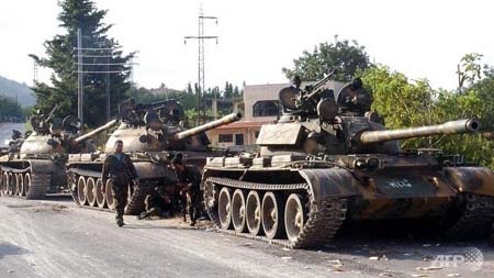 Quân đội Syria có đủ sức kháng cự nếu Mỹ tấn công? - 1 Xe tăng quân đội Syria truy kính phe nổi dậy tại tỉnh Latakia