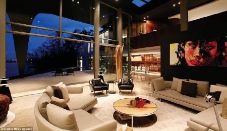 Chiêm ngưỡng biệt thự siêu sang bên hồ giá 1600 tỷ đồng - 4 Thanh Tùng