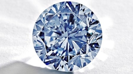 Ngắm viên kim cương xanh siêu hiếm được chào với giá 19 triệu USD - 1 Viên kim cương “The Premier Blue”