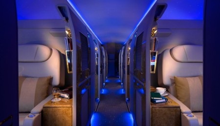 Mục sở thị dịch vụ máy bay siêu sang của hàng không Ả rập - 12 Phòng tắm với nội thất mạ vàng sang trọng