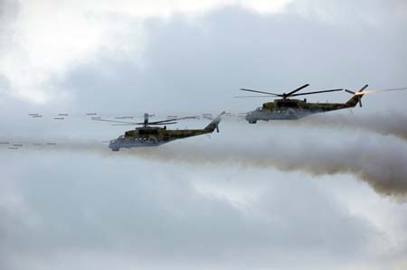 Dàn vũ khí "khủng" tại triển lãm vũ khí Nga 2013 - 16 Trực tăng tấn công Mi-24 khai hỏa