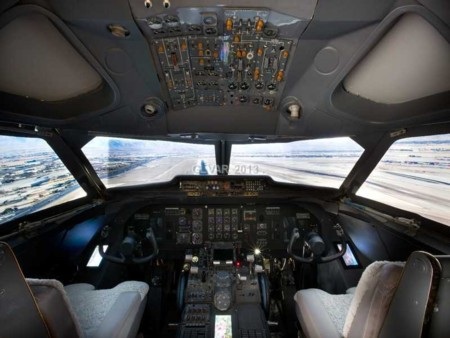 Choáng với siêu biệt thự 1400 tỷ đồng có vườn thú và sân bay riêng - 17 Nội thất bên trong máy bay còn rất mới