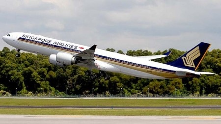 Đường bay thẳng dài nhất thế giới bị khai tử - 1 Một chiếc Airbus A340-500 của Singapore Airlines
