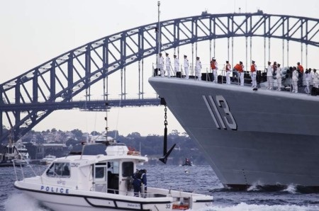 Tàu chiến từ 17 nước tụ hội về cảng Sydney - 2 Tàu Thanh Đảo của Trung Quốc tiến vào cảng Sydney