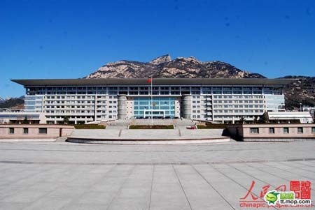 Trung Quốc: Chi 2 triệu USD xây công sở phục vụ chỉ 8 công chức - 6 Thành phố Thái An, tỉnh Sơn Đông