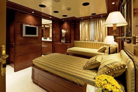 Chiêm ngưỡng siêu du thuyền Omega có giá cho thuê 15 tỷ đồng/tuần - 17 Thanh Tùng