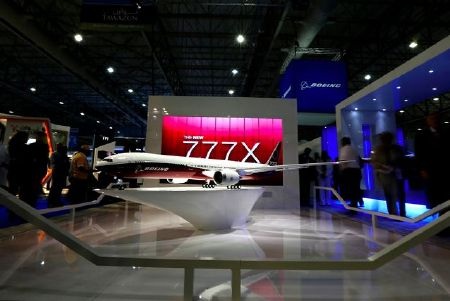 Ngắm dàn máy bay khủng tại triển lãm hàng không Dubai - 25 Boeing 777X - mẫu máy bay đang hút khách nhất triển lãm Dubai dù mới ở giai đoạn phát triển