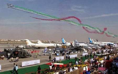 Ngắm dàn máy bay khủng tại triển lãm hàng không Dubai - 27 Màn biểu diễn mãn nhãn của phi đội máy bay biểu diễn trong ngày khai mạc