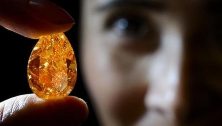 Chiêm ngưỡng viên kim cương màu cam lớn nhất thế giới có giá 36 triệu USD - 5 Đọc những thông tin kinh tế - tài chính mới nhất trên FICA: