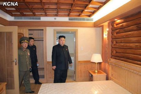 Hé lộ bên trong khu trượt tuyết tầm cỡ quốc tế của Triều Tiên - 8 Thanh Tùng
