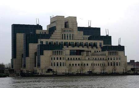 Trụ sở tình báo MI6 của Anh tại London