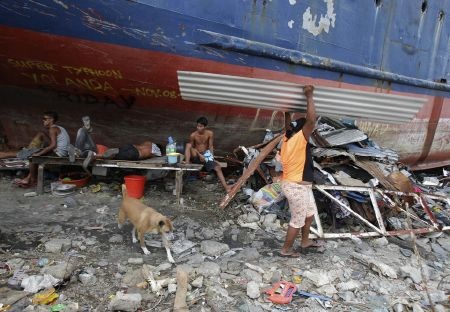 Nhịp sống trở lại tại "thành phố chết" Tacloban - 8 Thanh Tùng