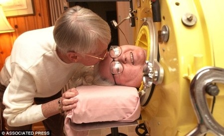 Bà Mason đã sống lâu hơn dự báo của bác sỹ rất nhiều nhờ lá phổi sắt