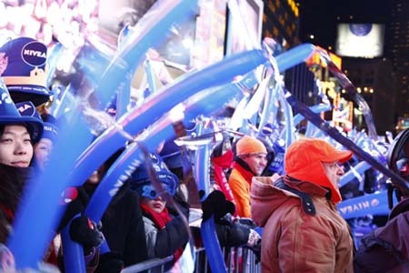 Khắp nơi là bầu không khí hân hoan rực rỡ màu sắc