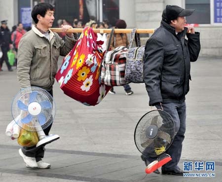 Phần đông những người về quê ăn tết trong những ngày qua là người lao động nhập cư và sinh viên