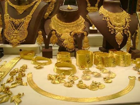 Đà tăng của giá vàng có thể còn tiếp tục trong tuần tới - 1 Giá vàng đã tăng liên tục từ đầu năm nay