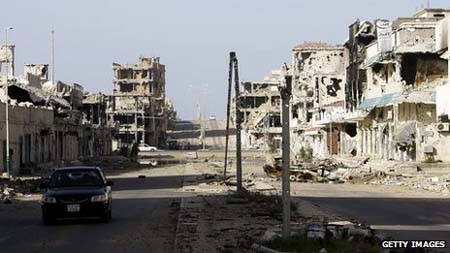 Thứ trưởng Libya bị bắn chết - 1 Sirte bị nội chiến làm cho hoang tàn