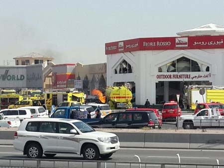 Nổ kinh hoàng tại nhà hàng thủ đô Qatar, 12 người chết - 1 Vụ nổ khiến một phần nhà hàng bị sập