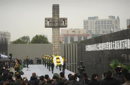 Trung Quốc tính kỷ niệm ngày chiến thắng phát xít Nhật - 1 Một buổi lễ tưởng niệm sự kiện thảm sát Nam Kinh của Trung Quốc
