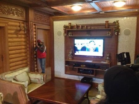 Choáng với tư dinh siêu lộng lẫy của Tổng thống Ukraine - 26 Bể sục trong ngôi nhà