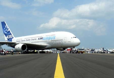 Airbus bán 20 “khách sạn bay” A380 giá khủng - 1 Airbus A380 là mẫu máy bay dân dụng lớn nhất thế giới