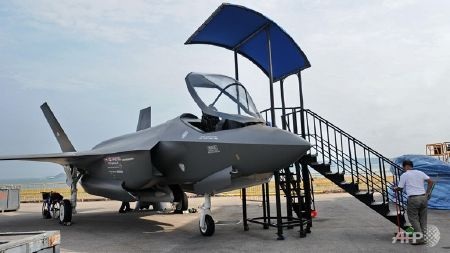 Ngắm dàn máy bay hùng hậu tại triển lãm hàng không lớn nhất châu Á - 26 Mẫu trực thăng Bell 407 của hãng máy bay Mỹ
