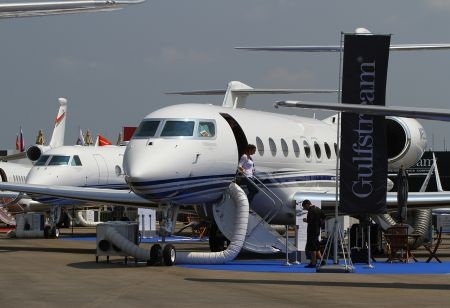 Ngắm dàn máy bay hùng hậu tại triển lãm hàng không lớn nhất châu Á - 12 Dassault Falcon của Pháp cũng không chịu kém cạnh các đối thủ