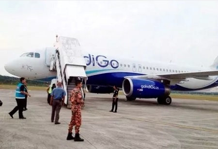 Máy bay Ấn Độ hạ cánh khẩn vì 3 thỏi vàng trong toilet - 1 Các lực lượng chức năng khám xét máy bay