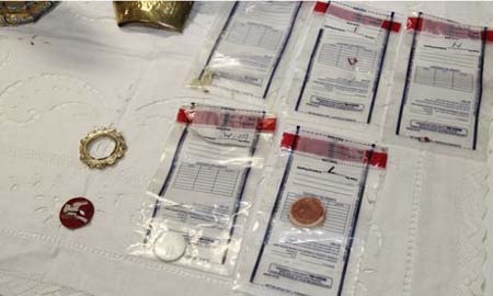 Phát hiện mẫu máu bị đánh cắp của giáo hoàng John Paul II - 1 Các di vật bị đánh cắp của giáo hoàng John Paul II được tìm thấy