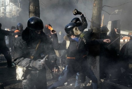 Thủ đô Ukraine ngùn ngụt khói lửa bạo lực, 25 người chết - 12 Thanh Tùng