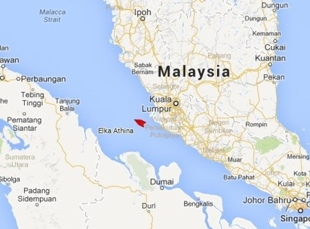 Tàu Hy Lạp nghi tìm thấy mảnh vỡ trôi dạt trên eo biển Malacca - 1 Vị trí màu đỏ là nơi tàu Elka Athina đã đi qua