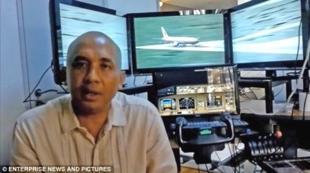 Cơ trưởng chuyến bay MH370 và mô hình bay giả lập tại nhà