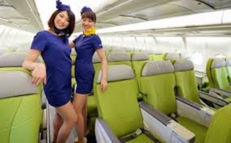 Đồng phục của hãng hàng không Nhật bị “tố” quá khêu gợi - 4 Thanh Tùng