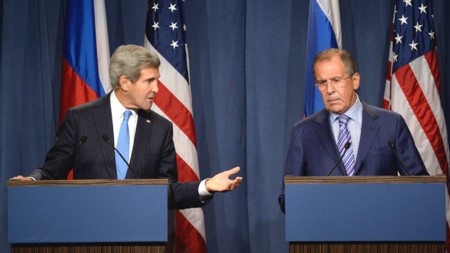 Nga đáp trả, tố Mỹ muốn chiếm Ukraine - 1 Quan hệ ngoại giao Mỹ - Nga đang ngày một căng thẳng