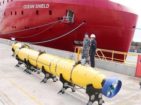 Bắt đầu triển khai thiết bị lặn không người lái tìm MH370 - 1 Thiết bị lặn không người lái đã được triển khai