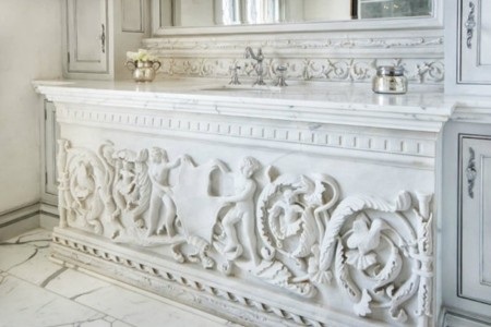 Chiêm ngưỡng cung điện gần 600 tỷ đồng của sếp ngân hàng Mỹ - 16 Phòng tắm cũng có nhiều chi tiết được chạm khắc tinh tế