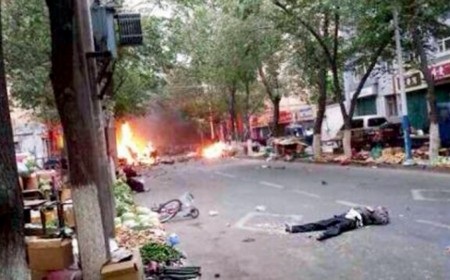 Khủng bố tại Tân Cương: 5 nghi phạm nằm trong số những người thiệt mạng - 1 Vụ tấn công xảy ra sáng 22/5 nhắm vào một khu chợ có nhiều người Hán tại Urumqi
