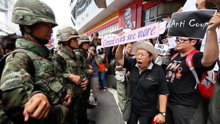 Chính quyền quân sự Thái Lan đã bị nhiều người dân phản đối