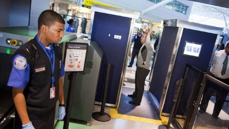 Mỹ bất ngờ siết chặt an ninh các sân bay - 1 An ninh trên các
chuyến bay thẳng tới Mỹ sẽ được tăng cường