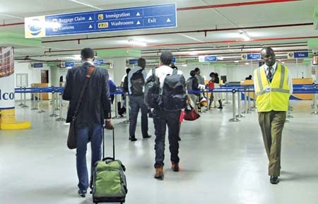 Bắt 2 người Iran nghi là khủng bố - 1 An ninh tại sân bay quốc tế Jomo Kenyatta đang được thắt chặt