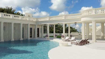 Chiêm ngưỡng cung điện 139 triệu USD đắt nhất nước Mỹ - 17 Bể bơi được gắn hệ thống cảm biến nhiệt độ cùng hệ thống vệ sinh hiện đại
