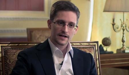 Snowden: Mỹ có điệp viên chìm theo dõi Trung Quốc - 1 Cựu điệp viên CIA Edward Snowden
