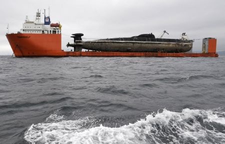 Cận cảnh quá trình "khai tử" các tàu ngầm hạt nhân Nga - 2 Với chiều dài 107m, mỗi chiếc tàu ngầm hạt nhân dài hơn cả một sân bóng đá