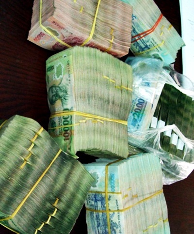 Trộm tiền tỉ, nữ tạp vụ lãnh 7 năm tù - 1